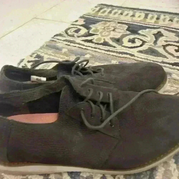 Toms Mens 10 main image 3